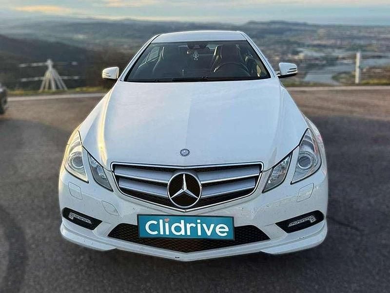 Usado Mercedes E220 170 CV (125 kW) 2011 Blanco Coupe