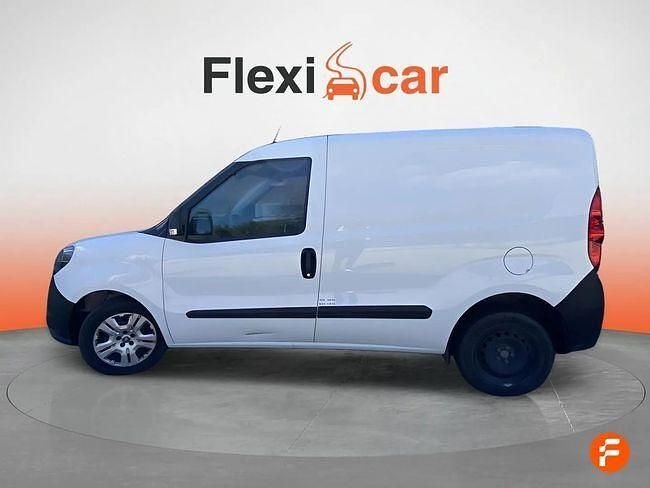 Usado Fiat Doblò Easy 95 CV (69 kW) 2022 Blanco Monovolumen