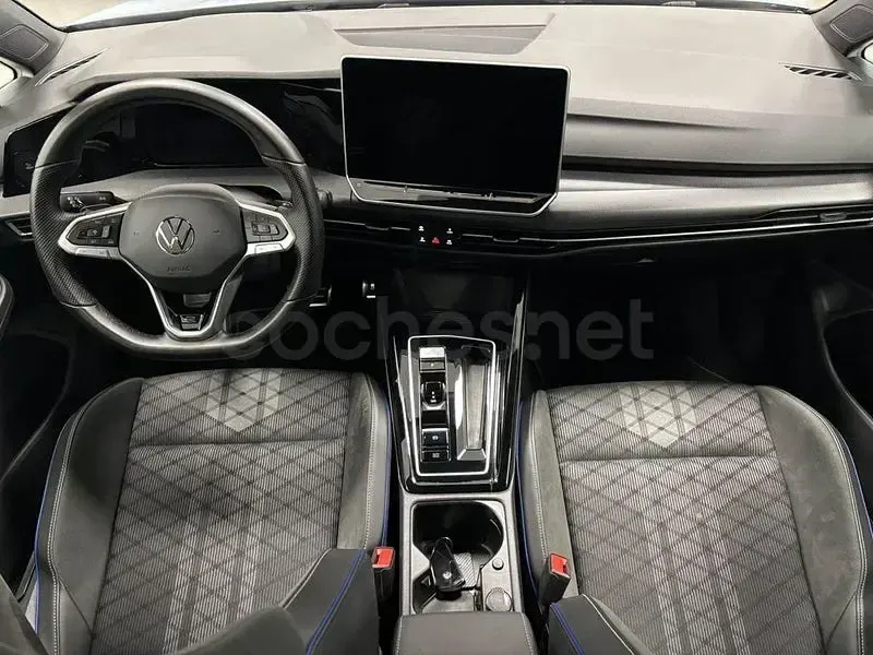 Usado VW Golf VIII R-line 150 CV (110 kW) 2025 Azul Berlina