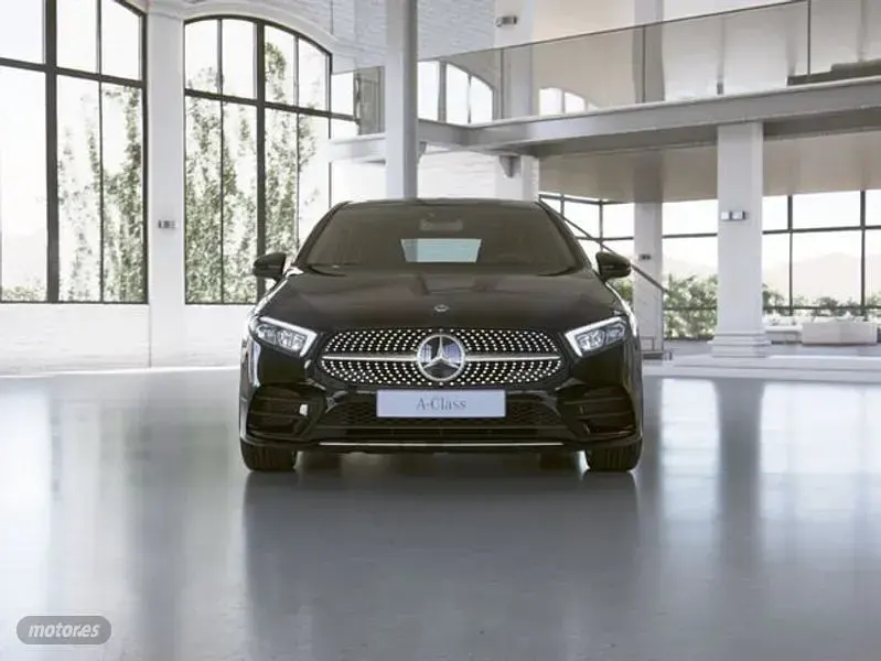 Usado Mercedes A180 136 CV (100 kW) 2022 Negro Berlina