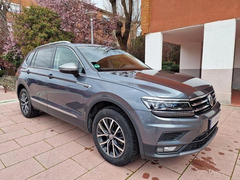 Usado VW Tiguan Allspace Sportline 150 CV (110 kW) 2020 Gris SUV
