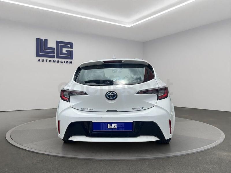 Usado Toyota Corolla Active 122 CV (89 kW) 2020 Blanco Berlina
