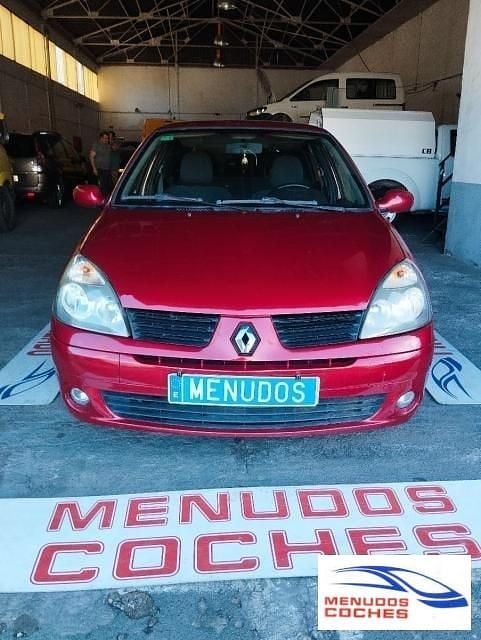 Rojo Usado 2006 Renault Clio II Expression Utilitario | 3195 € (Precio justo) - Imagen 1/4