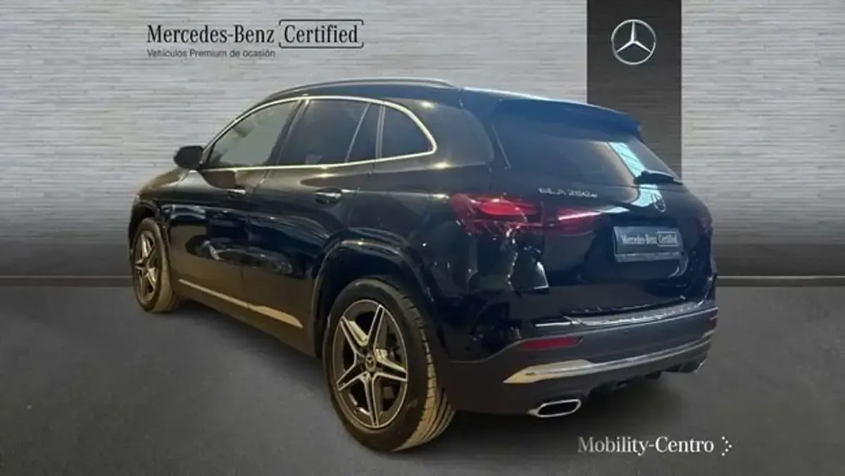 Usado Mercedes GLA250 165 CV (121 kW) 2025 Negro SUV