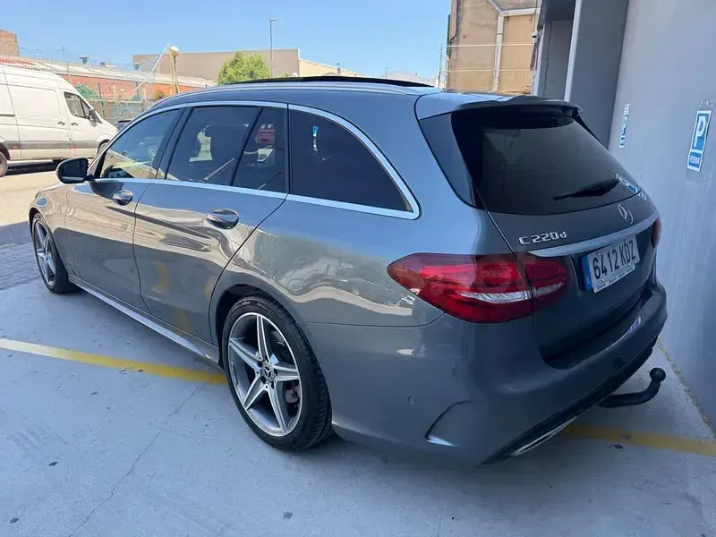 Usado Mercedes C220 170 CV (125 kW) 2017 Gris / plata Familiar