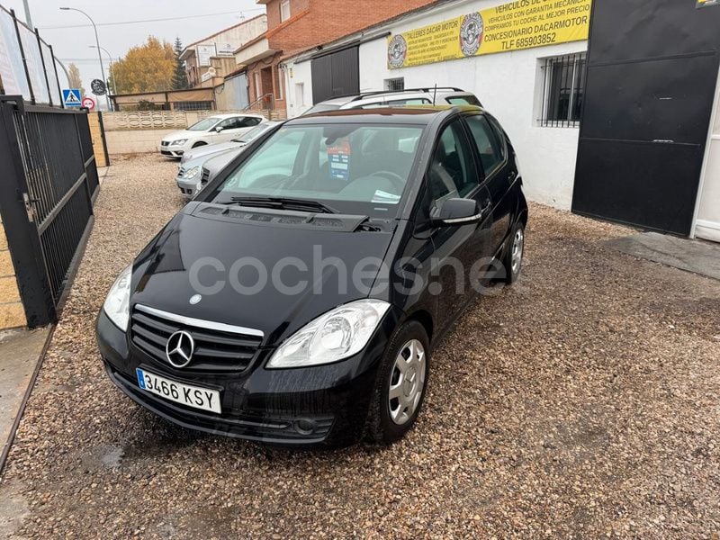 Usado Mercedes A180 Elegance 109 CV (80 kW) 2010 Negro Monovolumen