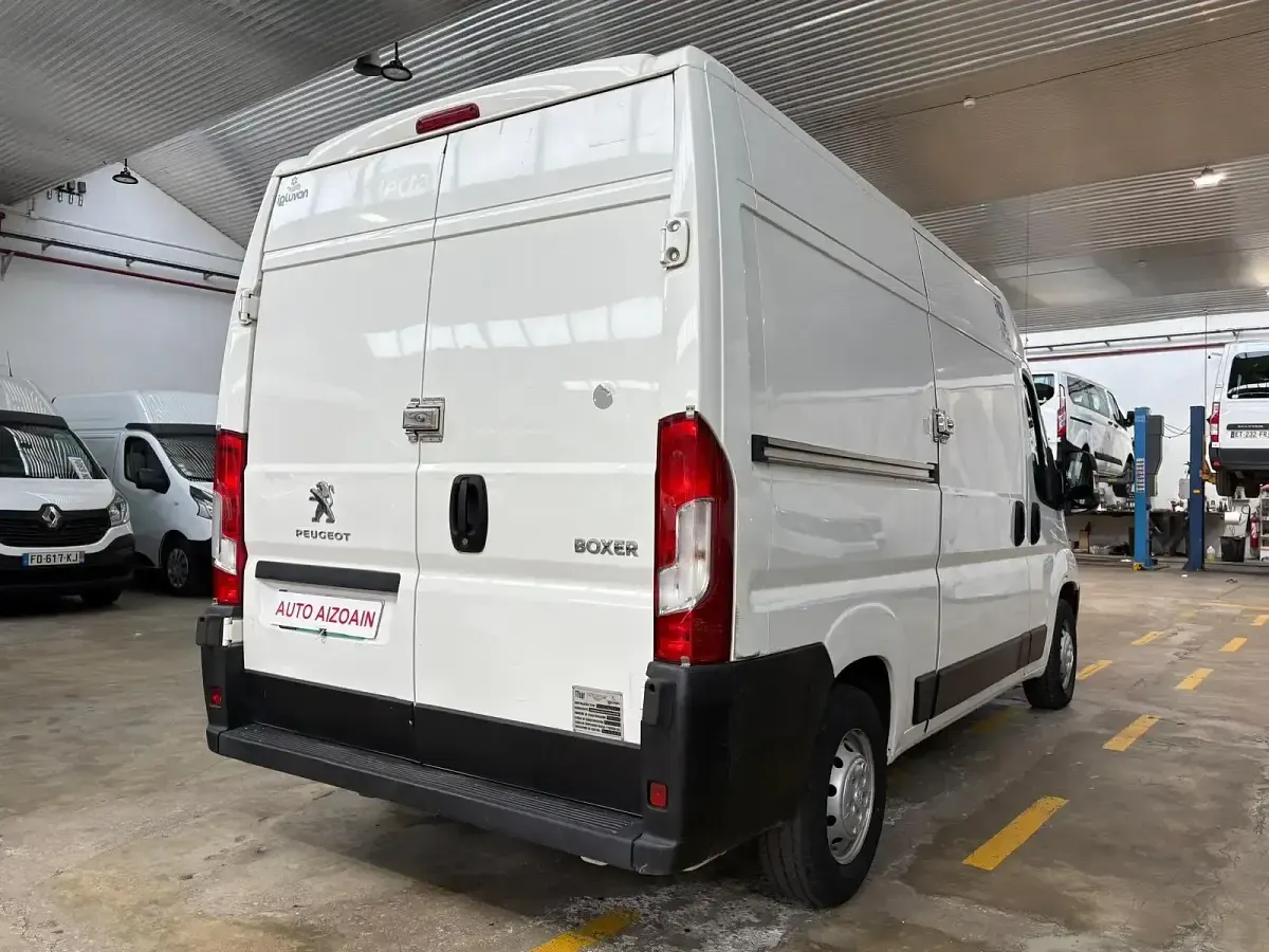 Usado Peugeot Boxer 110 CV (80 kW) 2019 Blanco Van