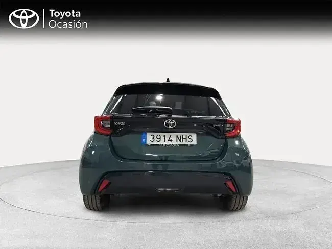 Usado Toyota Yaris Hybrid Style 116 CV (85 kW) 2025 Verde Berlina