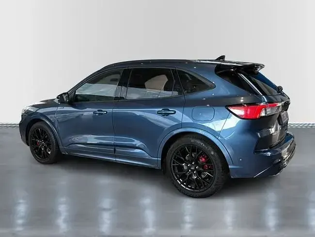 Usado Ford Kuga ST-Line X 190 CV (139 kW) 2023 Ázul chrome (metalizado) SUV