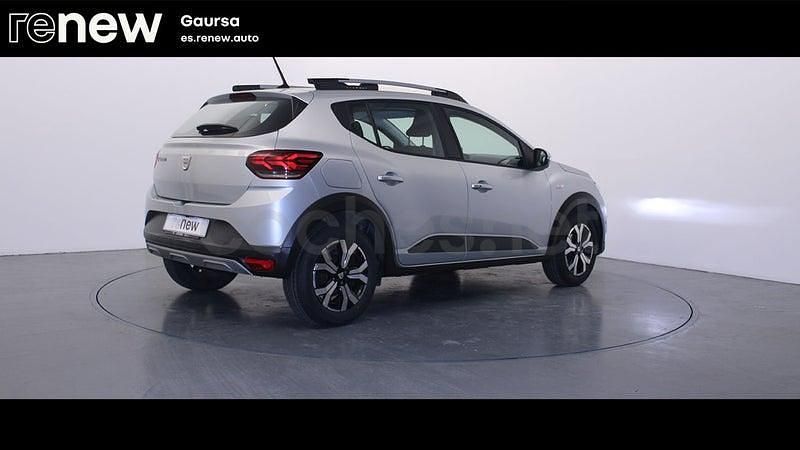 Usado Dacia Sandero Comfort 91 CV (66 kW) 2021 Gris / plata Berlina