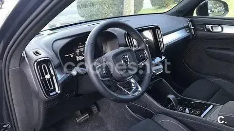 Usado Volvo XC40 Plus 197 CV (144 kW) 2024 Negro SUV