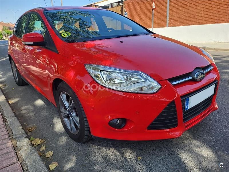 Usado Ford Focus 115 CV (84 kW) 2014 Rojo Berlina