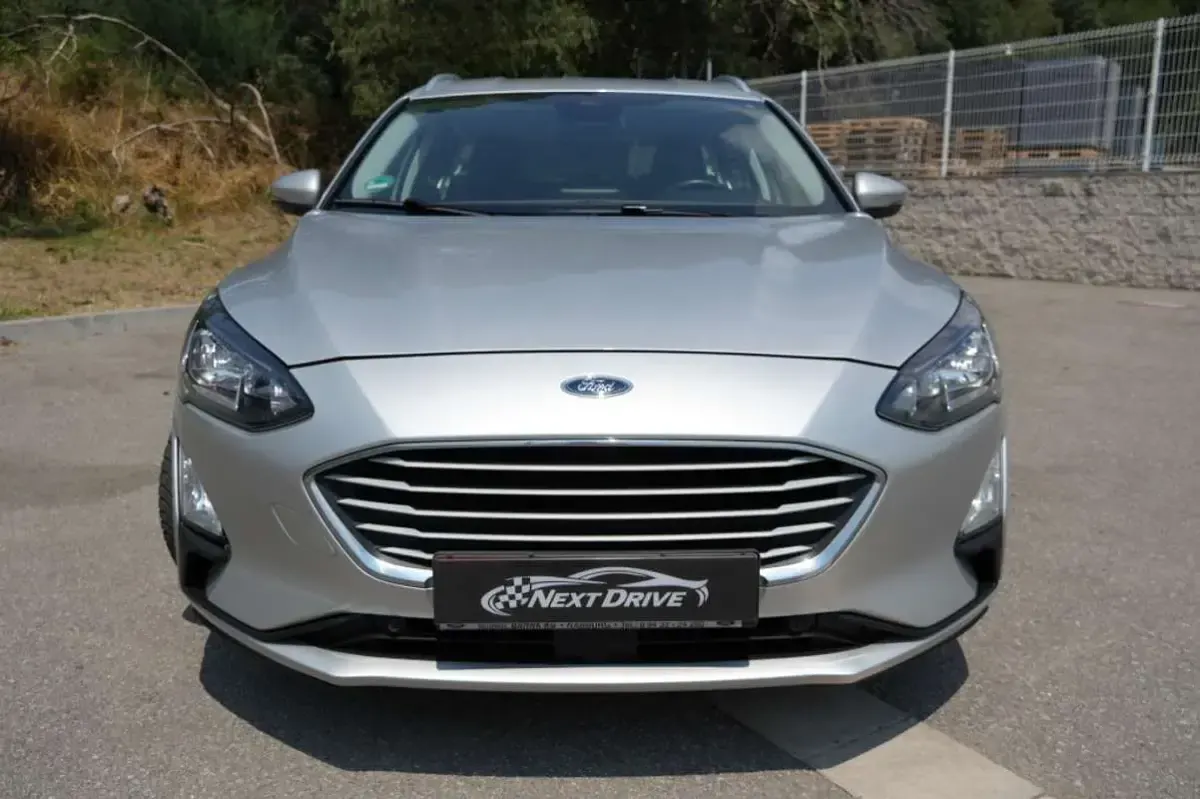 Usado Ford Focus Active X 120 CV (88 kW) 2021 Plateado Utilitario
