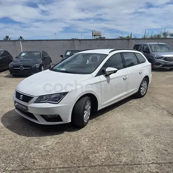 Usado Seat Leon Reference 115 CV (84 kW) 2019 Blanco Familiar