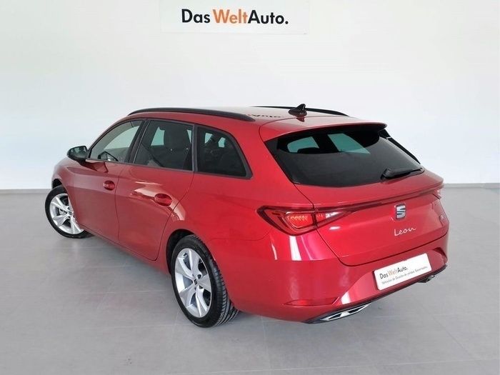 Rojo Nuevo 2024 Seat Leon ST FR Familiar | 26.200 € (Precio justo) - Imagen 1/4