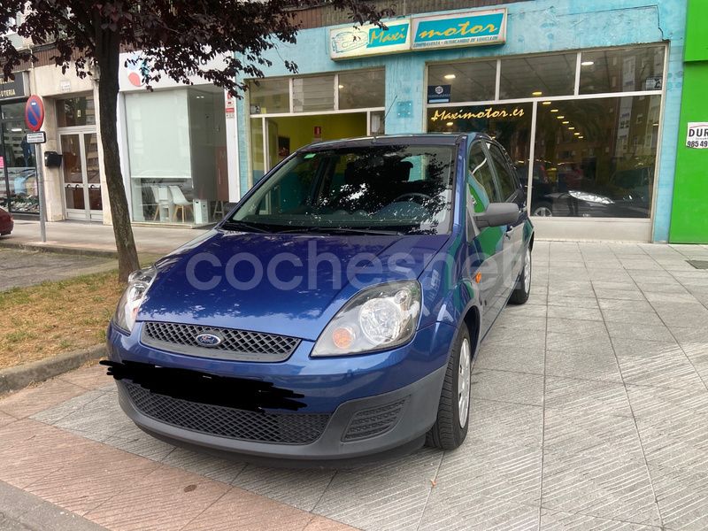 Azul Usado 2006 Ford Fiesta Ambiente Utilitario | 4500 € (Un poco caro) - Imagen 1/4