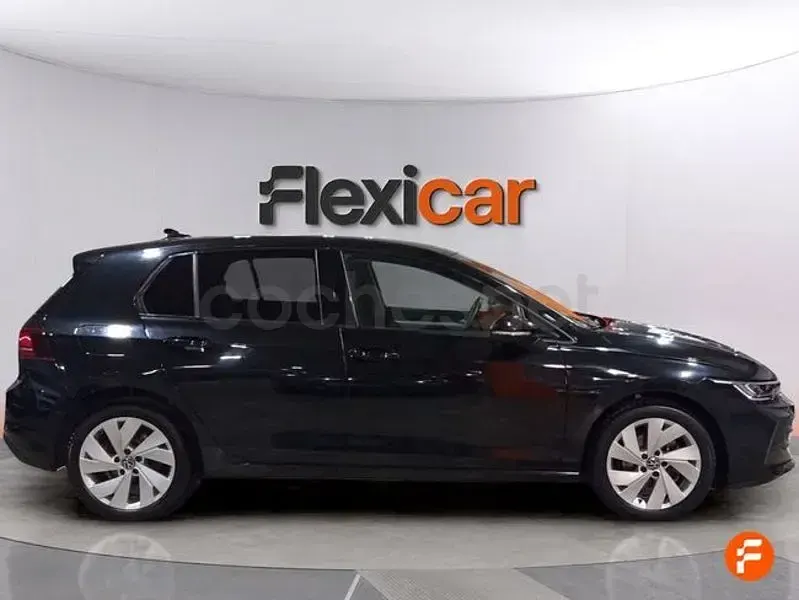Usado VW Golf VIII 116 CV (85 kW) 2025 Negro Berlina