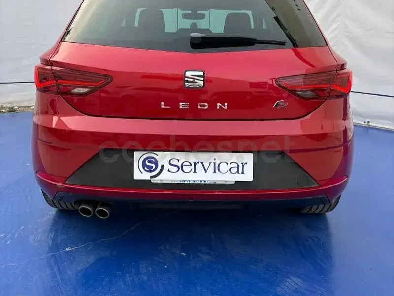Usado Seat Leon FR 150 CV (110 kW) 2018 Rojo Berlina