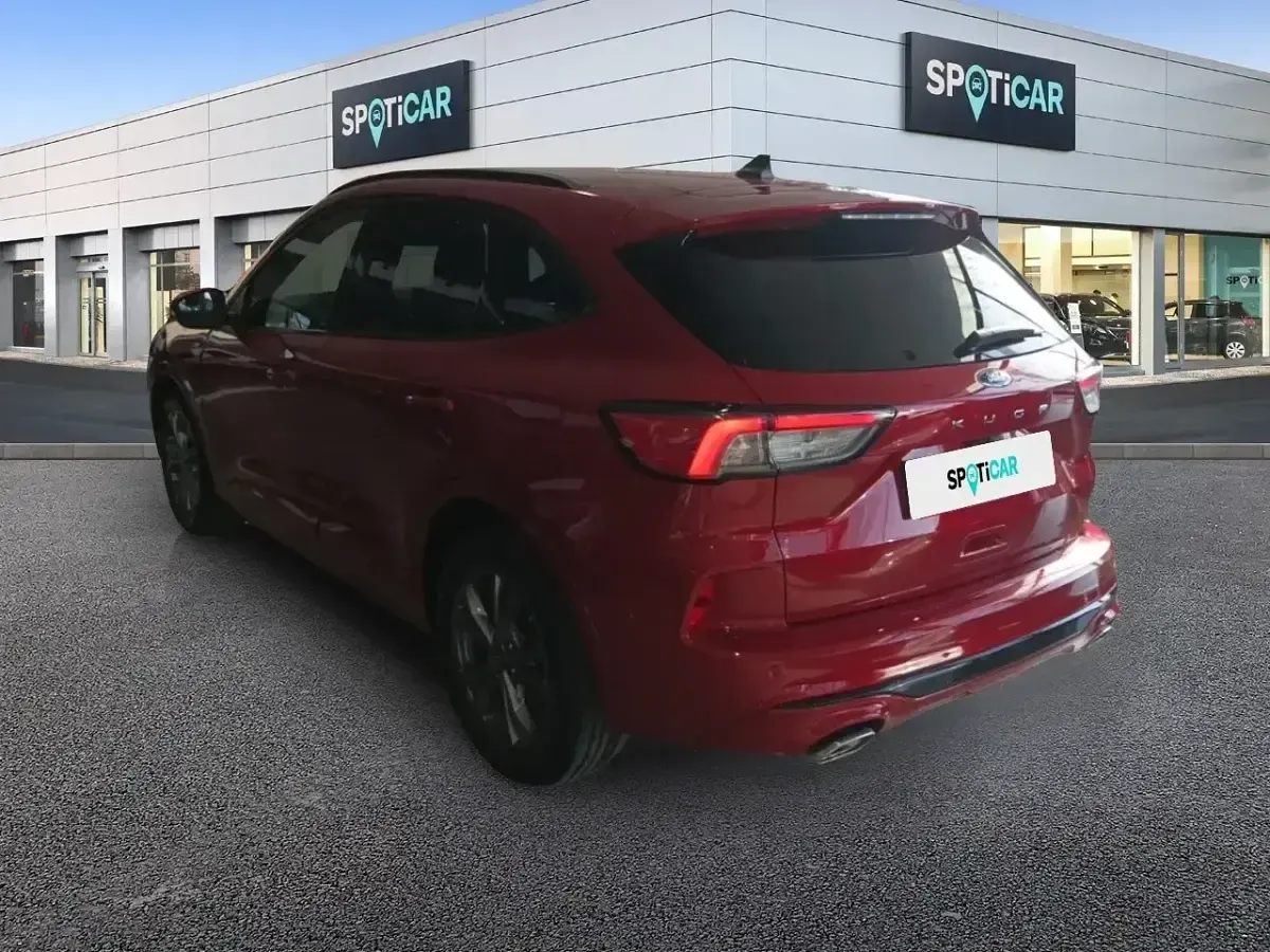 Usado Ford Kuga ST-Line 120 CV (88 kW) 2023 Rojo SUV