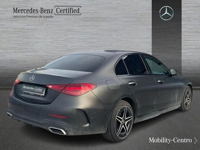Usado Mercedes C300 AMG line 204 CV (150 kW) 2024 Designo graphitgrau magno Berlina