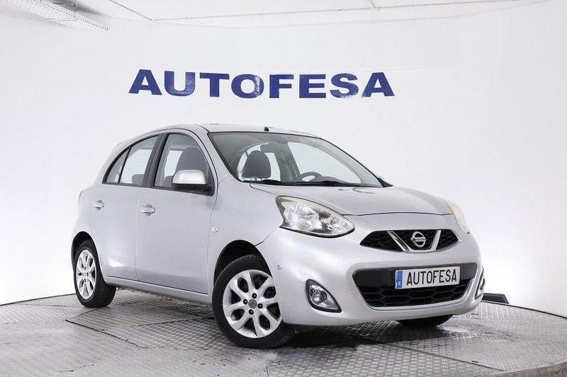 Usado Nissan Micra Acenta+ 80 CV (58 kW) 2014 Plateado Utilitario
