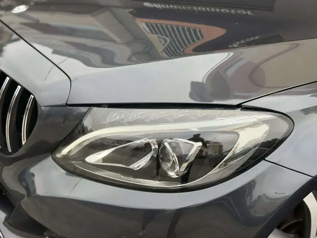 Usado Mercedes C220 170 CV (125 kW) 2014 Gris Berlina