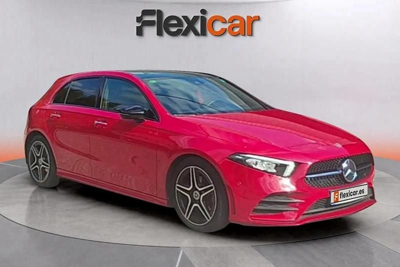 Usado Mercedes A180 116 CV (85 kW) 2019 Rojo Berlina