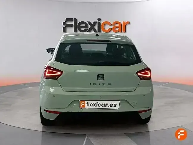 Usado Seat Ibiza Reference 80 CV (58 kW) 2018 Blanco Utilitario