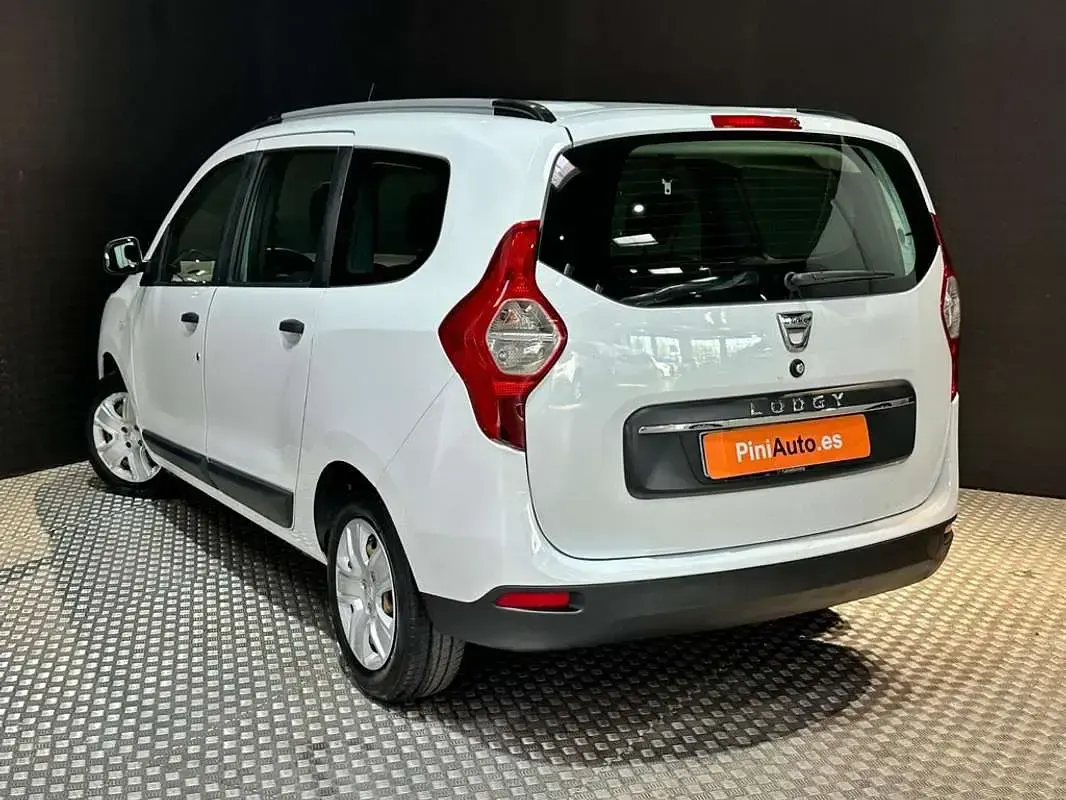 Usado Dacia Lodgy Comfort 102 CV (75 kW) 2021 Blanco Monovolumen