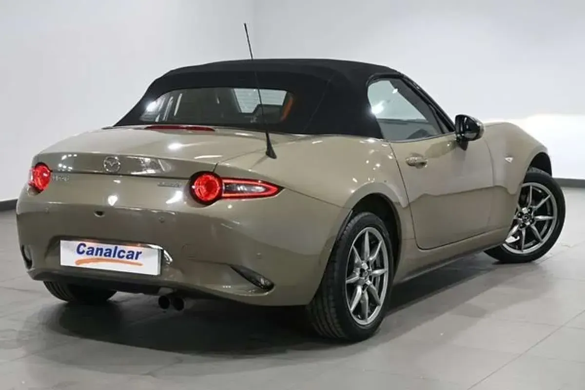 Usado Mazda MX5 Prime-Line 132 CV (97 kW) 2023 Verde Descapotable