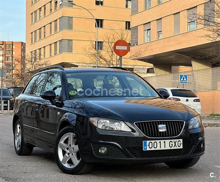 Usado Seat Exeo Reference 120 CV (88 kW) 2010 Negro Familiar