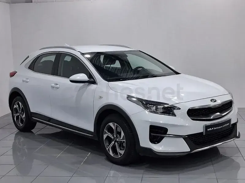 Usado Kia XCeed 136 CV (100 kW) 2022 Blanco SUV