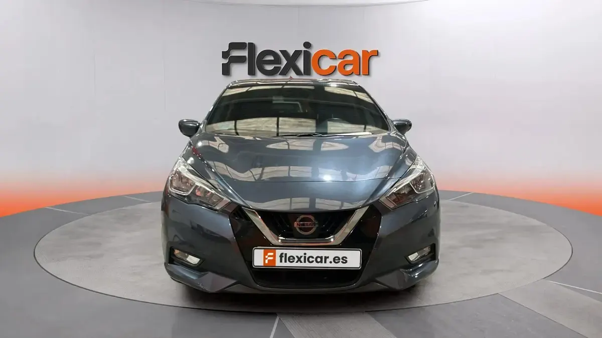 Usado Nissan Micra N-Connecta 90 CV (66 kW) 2017 Gris Utilitario