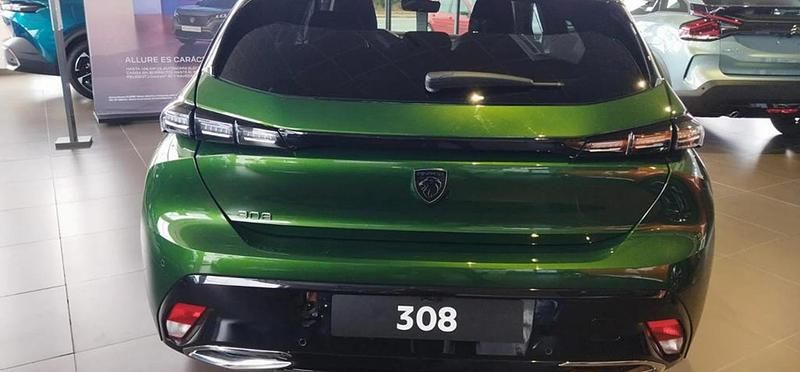 Usado Peugeot 308 Allure 131 CV (96 kW) 2023 Kjr vert olivine Berlina