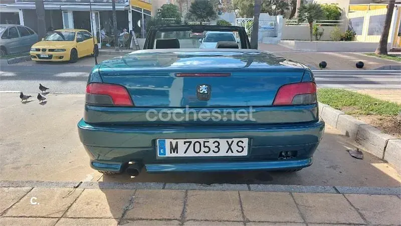 Usado Peugeot 306 Cabriolet 90 CV (66 kW) 1999 Verde Descapotable
