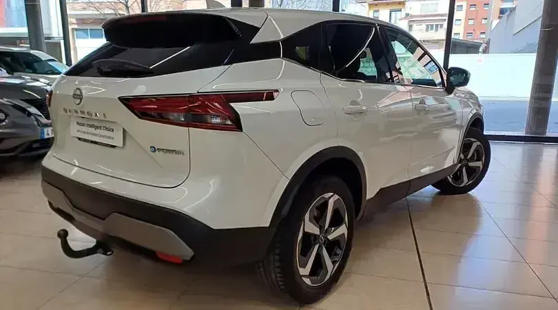 Usado Nissan Qashqai N-Connecta 190 CV (139 kW) 2023 Lunar white (perlada) SUV