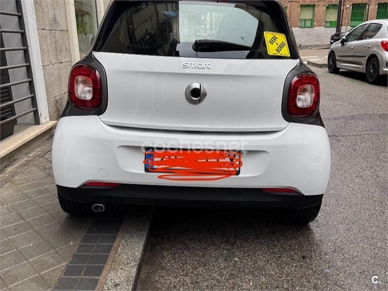 Usado Smart ForFour 90 CV (66 kW) 2019 Gris / plata Utilitario