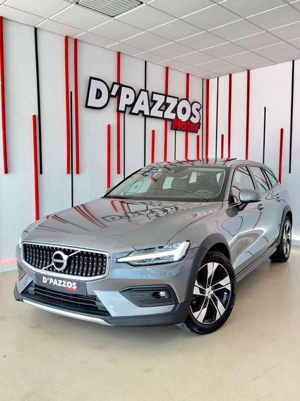 Gris Usado 2020 Volvo V60 CC Familiar | 29.999 € (Caro) - Imagen 1/4
