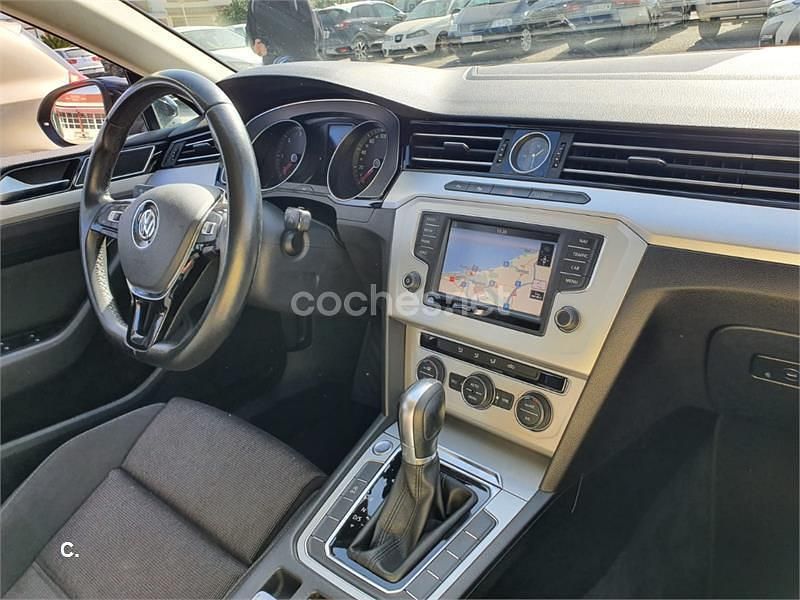 Usado VW Passat Advance 120 CV (88 kW) 2017 Negro Berlina
