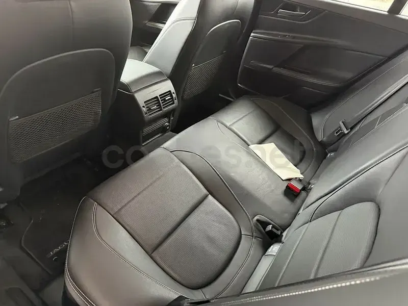 Usado Jaguar XE 180 CV (132 kW) 2019 Negro Berlina