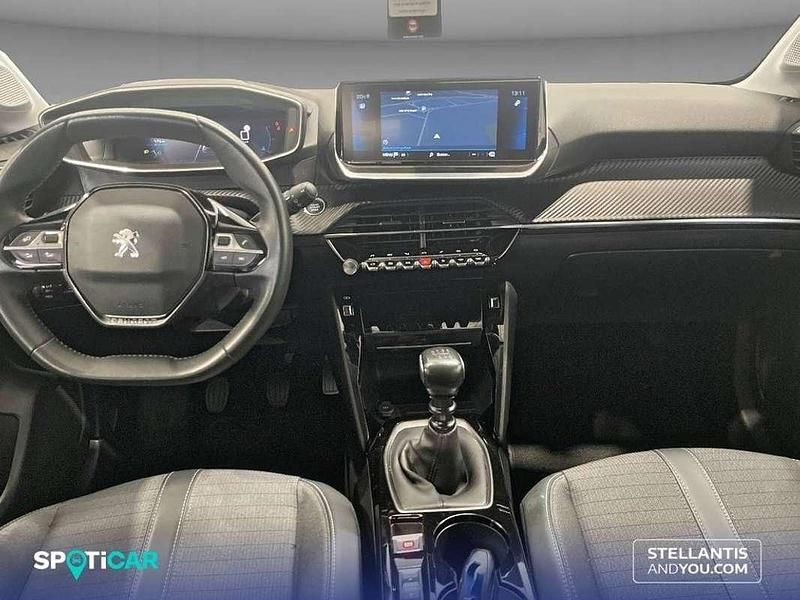 Usado Peugeot 208 Allure 102 CV (75 kW) 2022 Blanco Utilitario