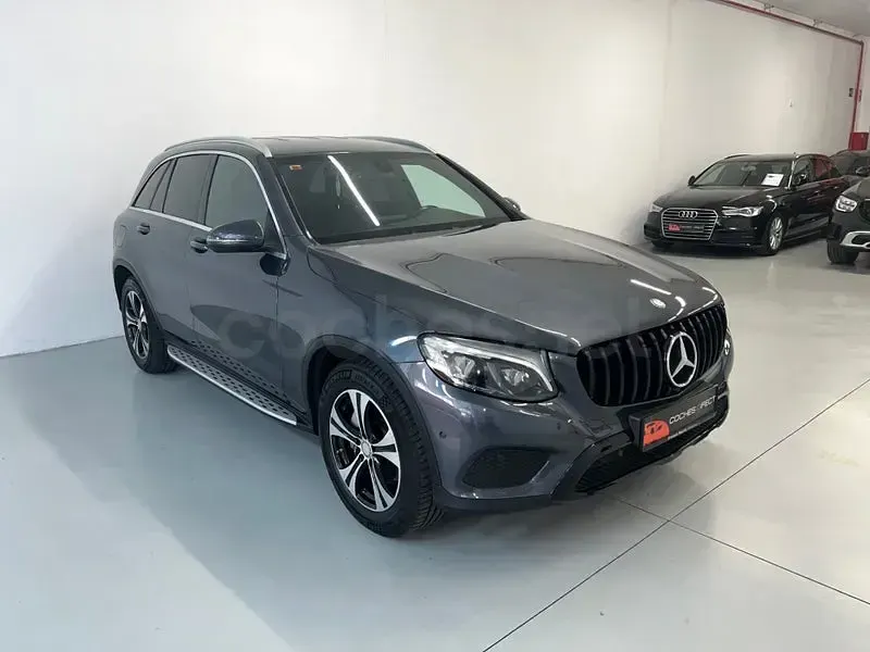 Usado Mercedes GLC220 AMG line 170 CV (125 kW) 2017 Negro SUV