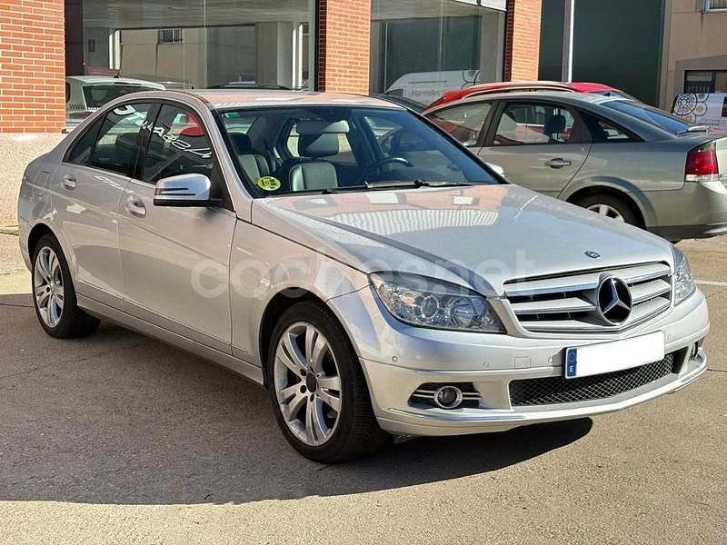 Usado Mercedes C220 Avantgarde 170 CV (125 kW) 2010 Gris / plata Berlina