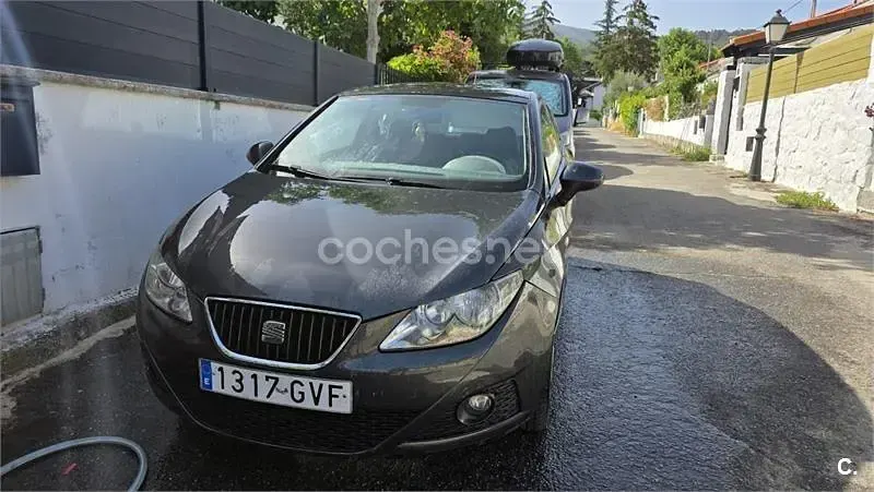 Usado Seat Ibiza SC Style 90 CV (66 kW) 2010 Gris / plata Utilitario