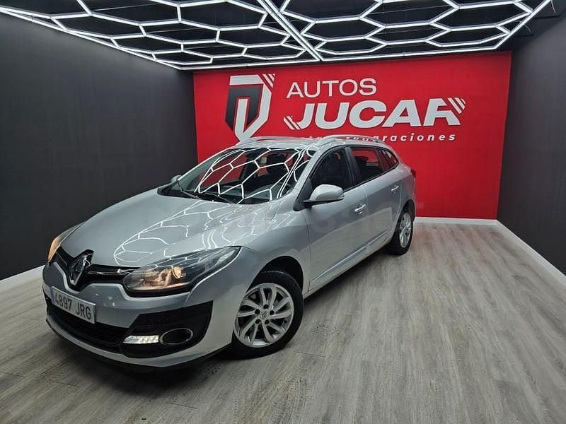 Usado Renault Mégane GrandTour Business 110 CV (80 kW) 2016 Gris / plata Familiar