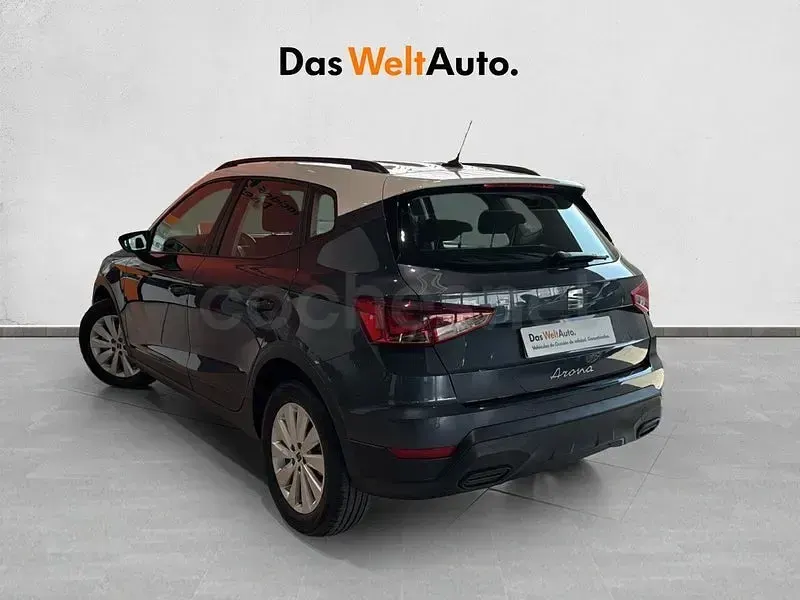 Usado Seat Arona Style 115 CV (84 kW) 2025 Gris / plata SUV