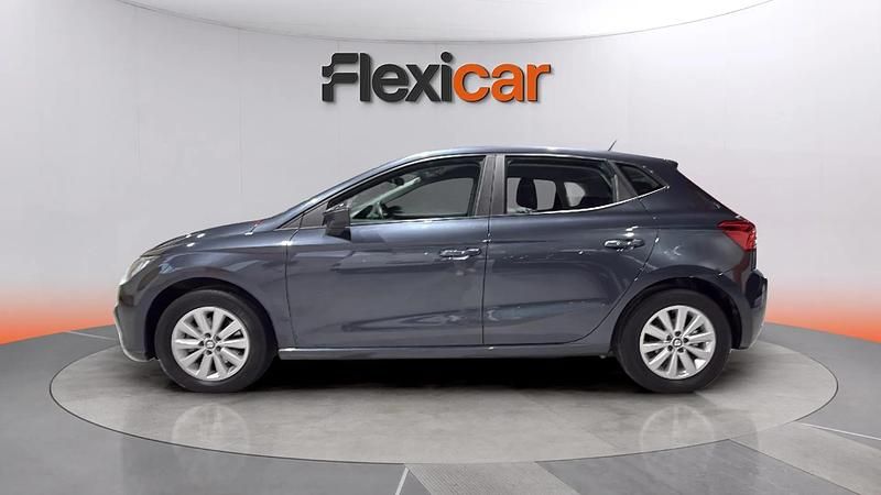 Usado Seat Ibiza Style 110 CV (80 kW) 2021 Gris Berlina
