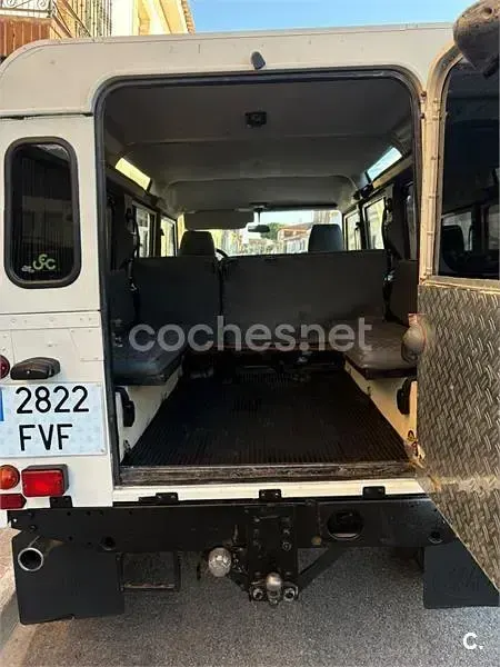 Usado Land Rover Defender 122 CV (89 kW) 2000 Blanco Familiar