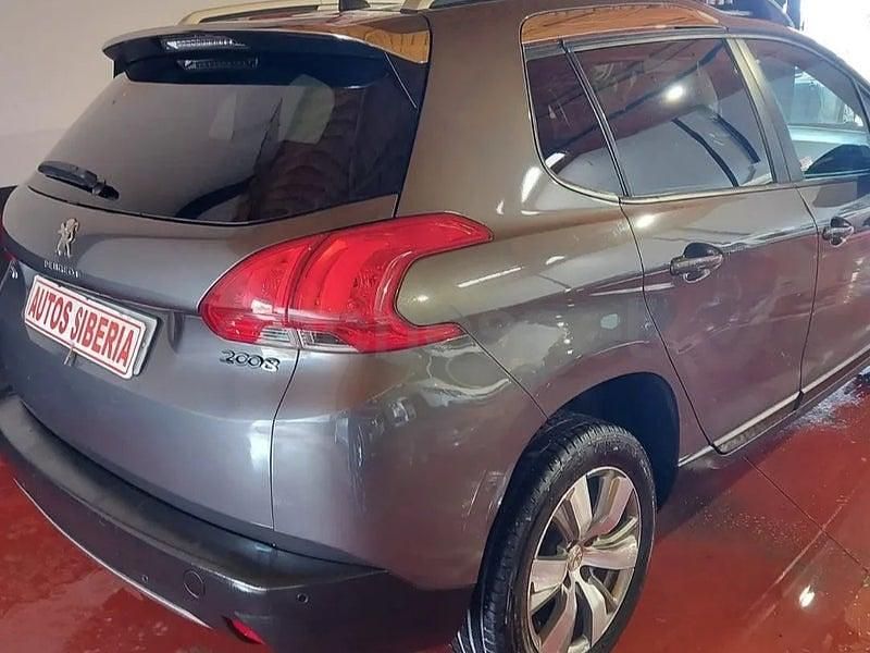 Usado Peugeot 2008 Allure 100 CV (73 kW) 2016 Gris / plata SUV