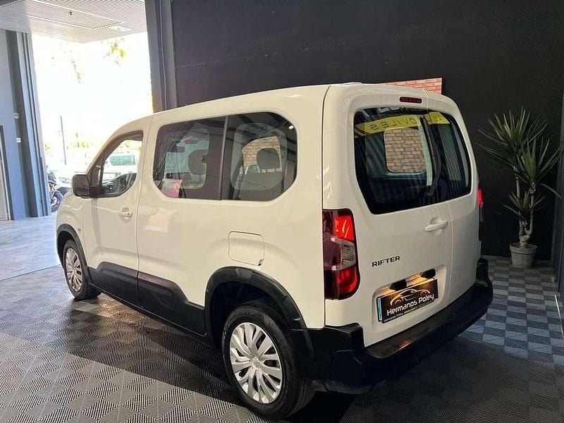 Usado Peugeot Rifter Active 100 CV (73 kW) 2021 Blanco Monovolumen